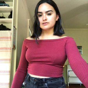 Shoulderless ribbed top